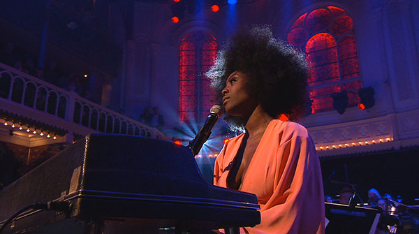 Laura Mvula on stage